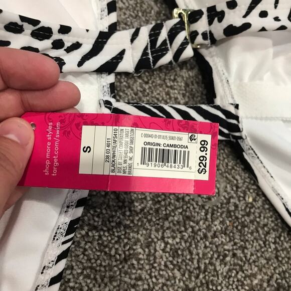 NWT Xhilaration High Cut One Piece Cut Out Sexy - Picture 9 of 10